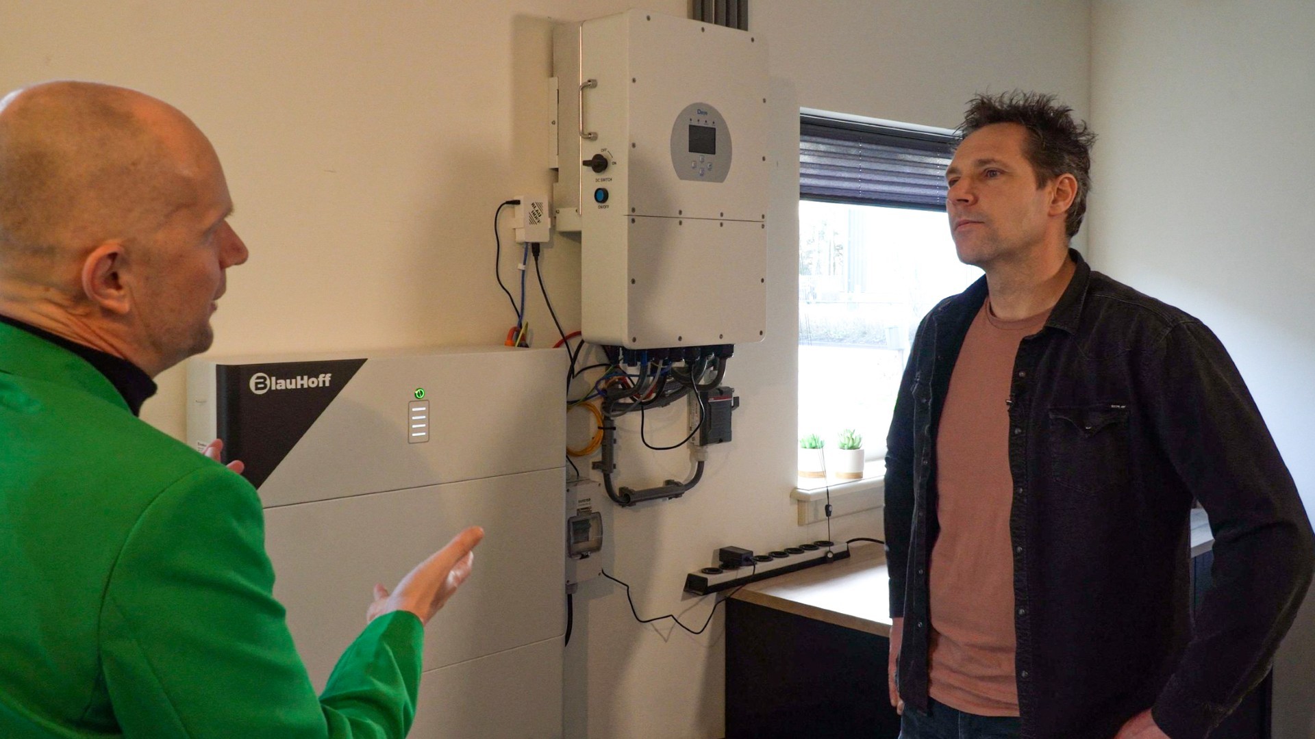 Gluren bij Duurzame Buren: thuisbatterij, zonnepanelen en slim omgaan met energie